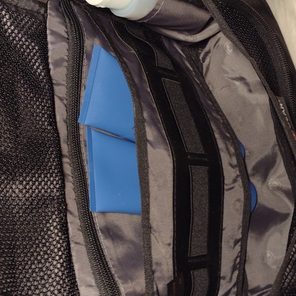 Swiss Gear Hanging Travel Toiletry Case - Picture 11 of 16